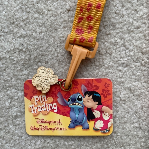 Disney Lilo & Stitch 2004 Official Lanyard Pin Holder Hibiscus Flower Charm - Picture 3 of 8